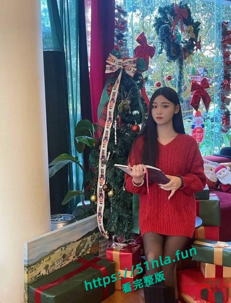 北海职业学院大四骚鸡【何丽芳】性爱视频流出，吵架后约炮友玩内射，复合再让男友无套狂欢！