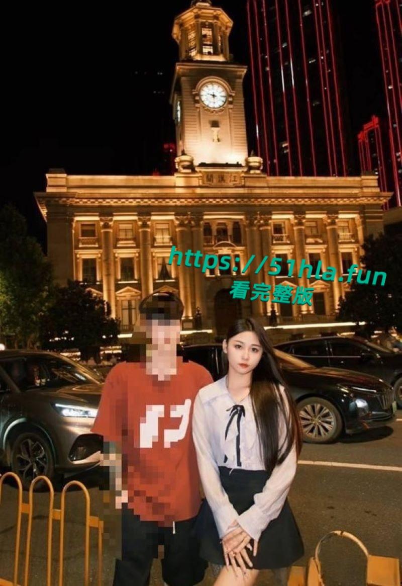 北海职业学院大四骚鸡【何丽芳】性爱视频流出，吵架后约炮友玩内射，复合再让男友无套狂欢！