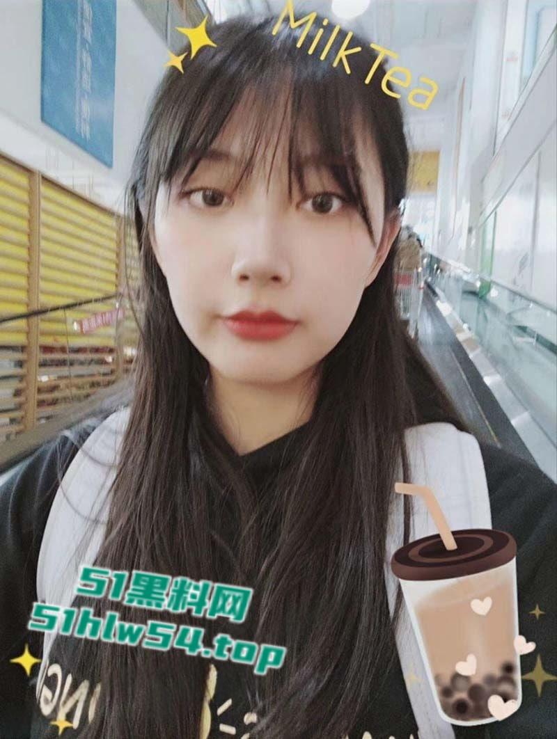 瓜友投稿曝光自己反差女友，喜欢镜前看自己被操，淫荡模样 母狗属性简直拉满！