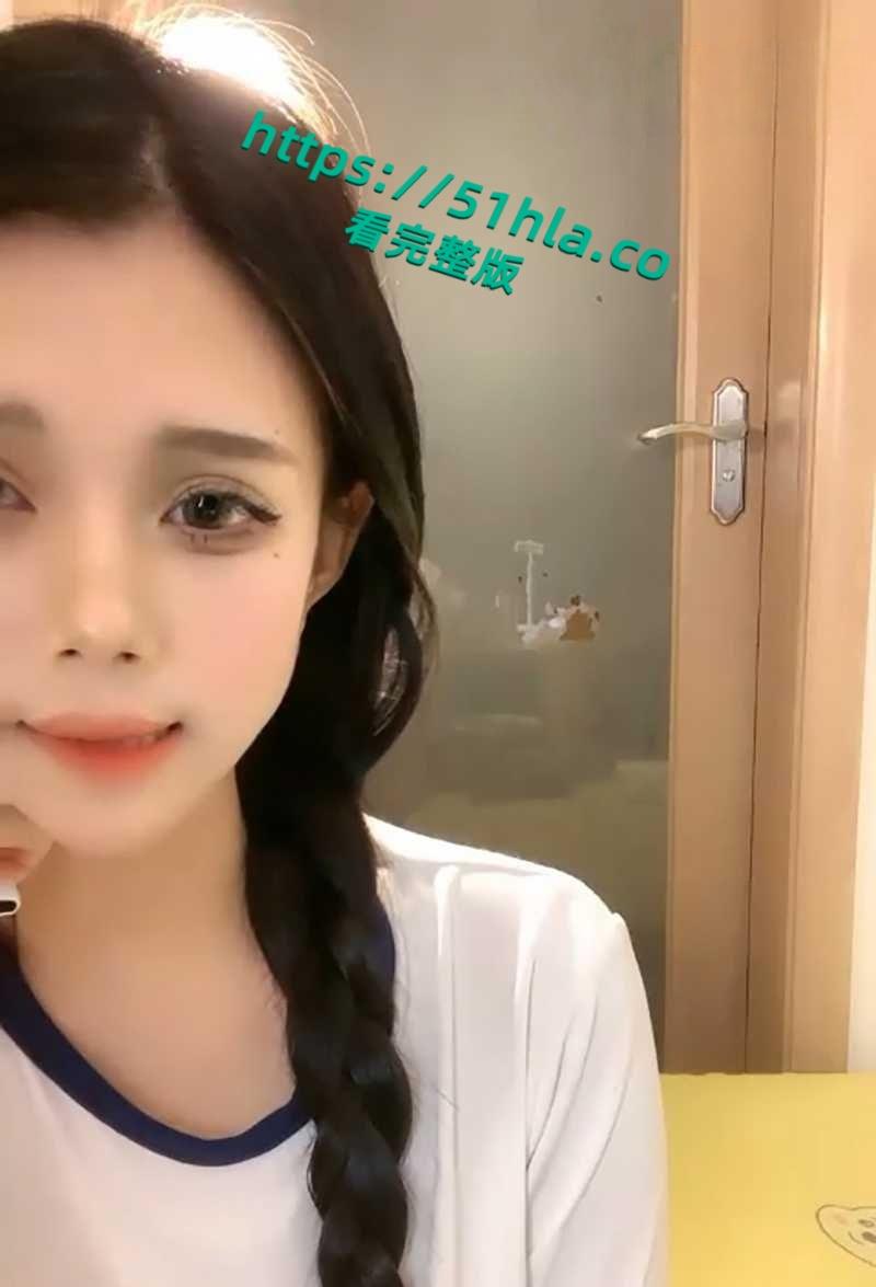 巨乳网黄主播【纯情的皮皮】情色直播精选【第一弹】扮成清纯女友撅臀露逼，揉奶抖臀淫骚裸舞反差骚爆！