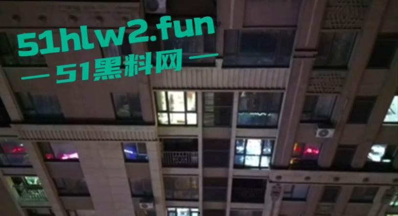 江苏南京市鼓楼区裸体大奶少妇欣赏了吗，瓜友用无人偷拍独守空房的裸装少妇看着很温柔舒服。