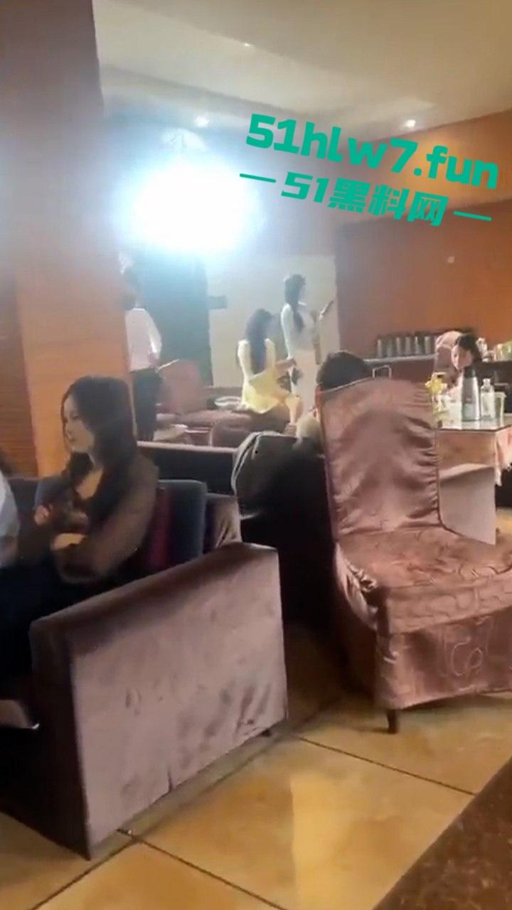 四川绵阳大青龙纯炮场美女如云，不惧扫黄行动顶风作案照样出台卖逼引发网友们的羡慕。-5